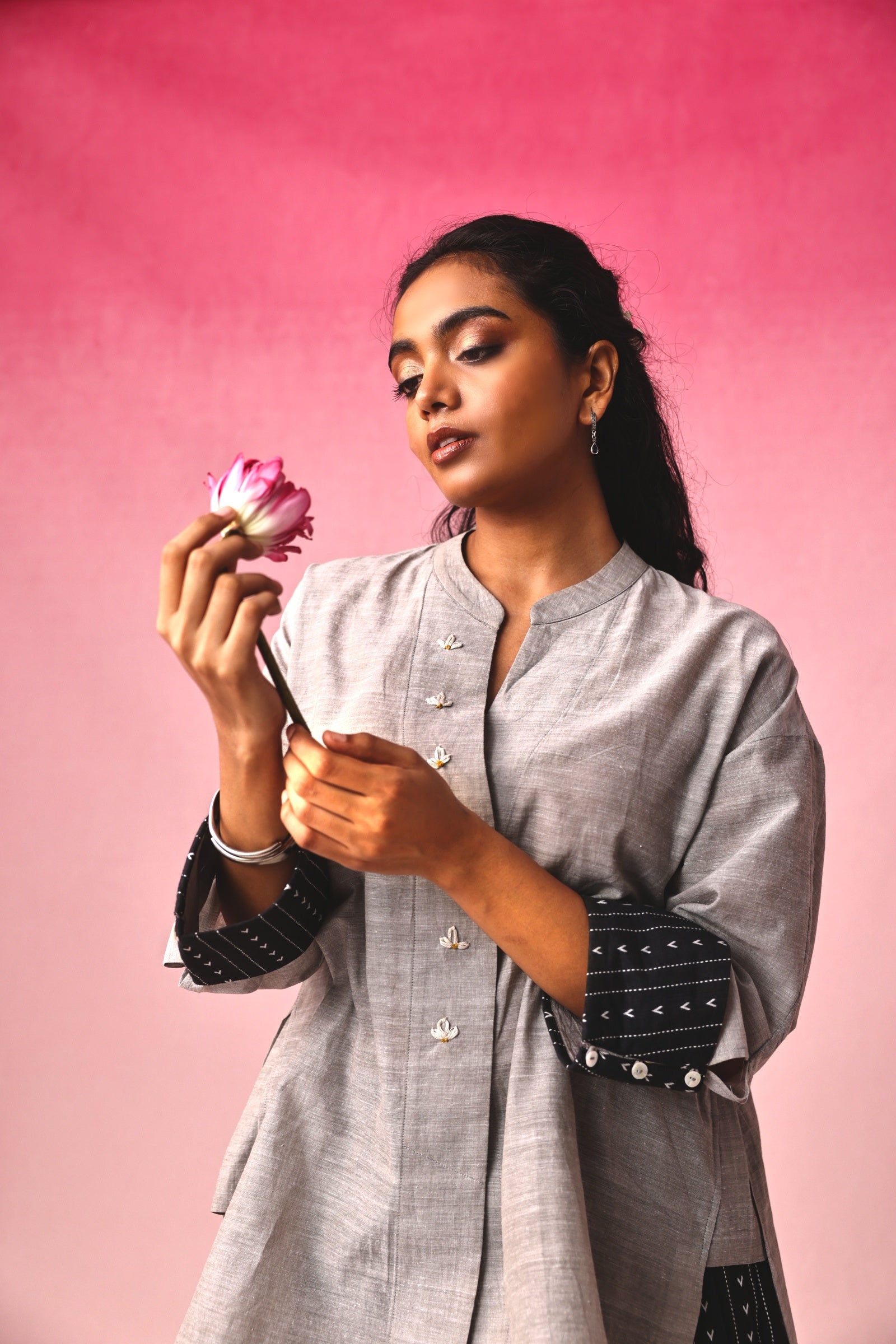 Mukuta Mangalagiri Top in Gray by Lavira