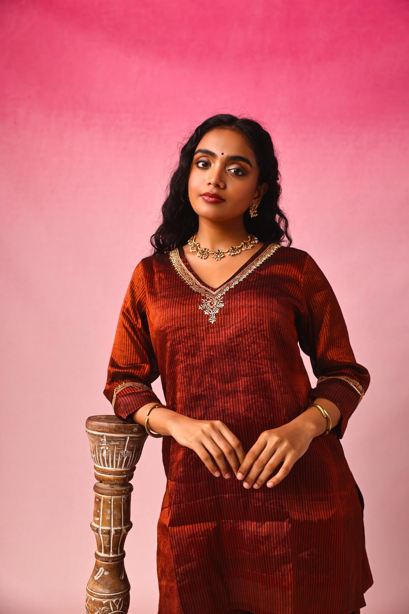 Tamra Zari Tissue Kurta Set look 03