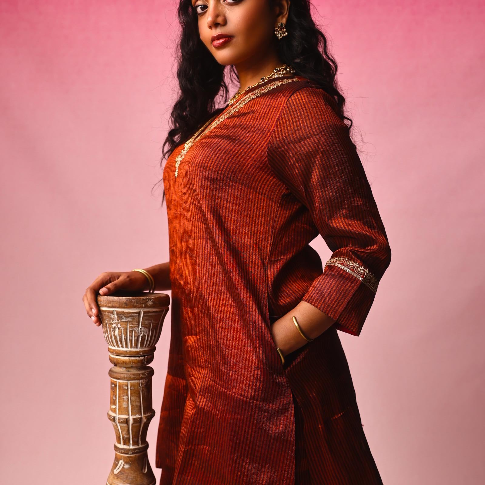 Tamra Zari Tissue Kurta Set look 08