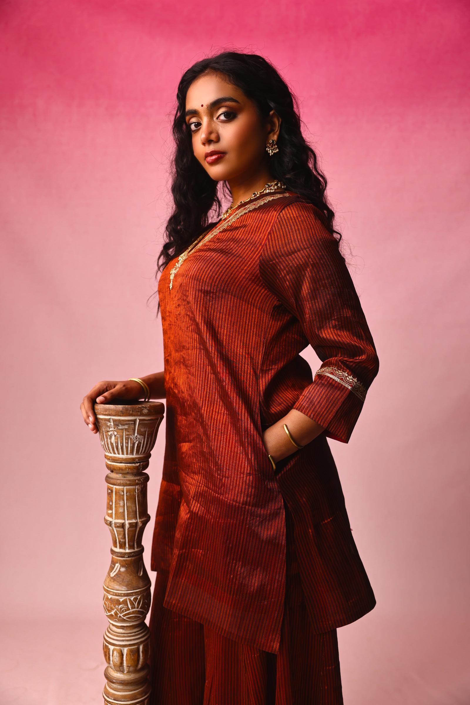 Tamra Zari Tissue Kurta Set look 08